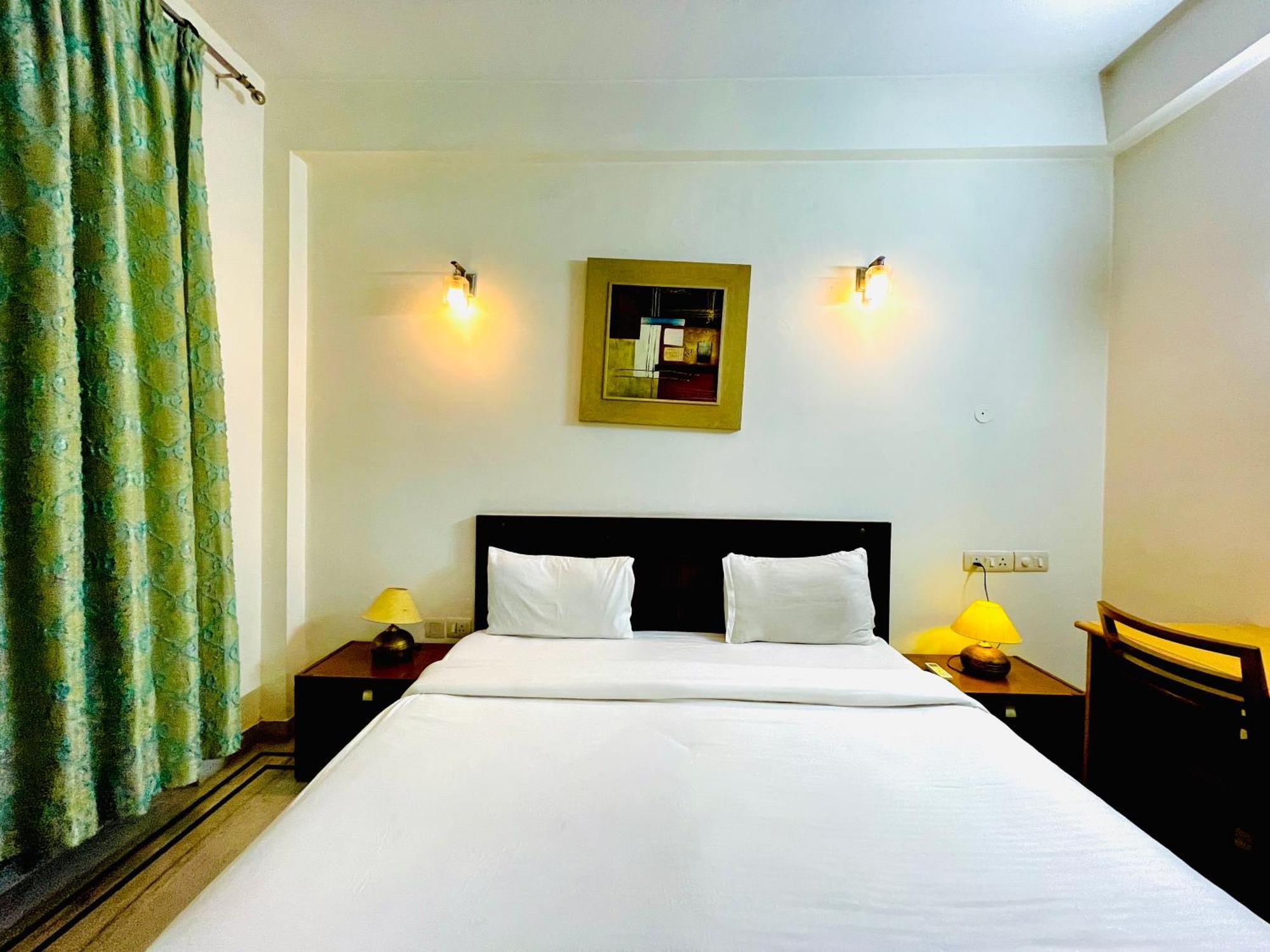 Bedchambers Serviced Apartments - Artemis Hospital Gurgaon Bagian luar foto